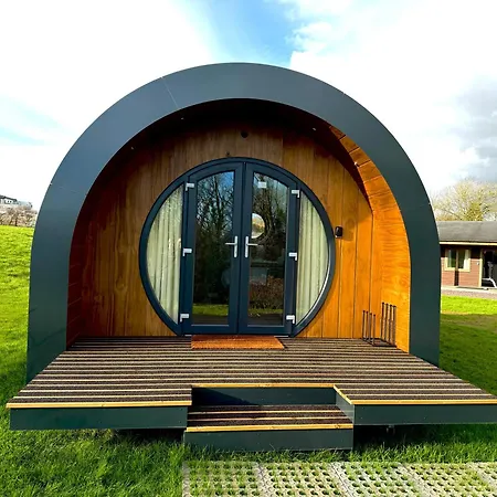 Rowan Hobbit Pod At Cowbridge Cabins Exterior photo