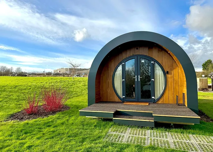 Rowan Hobbit Pod At Cowbridge Cabins