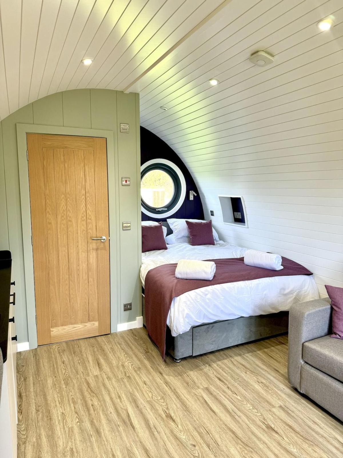 Rowan Hobbit Pod At